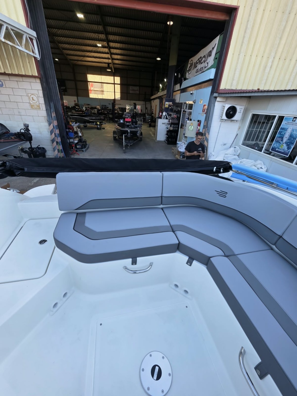 Bayliner V20 2027, fotografía 4