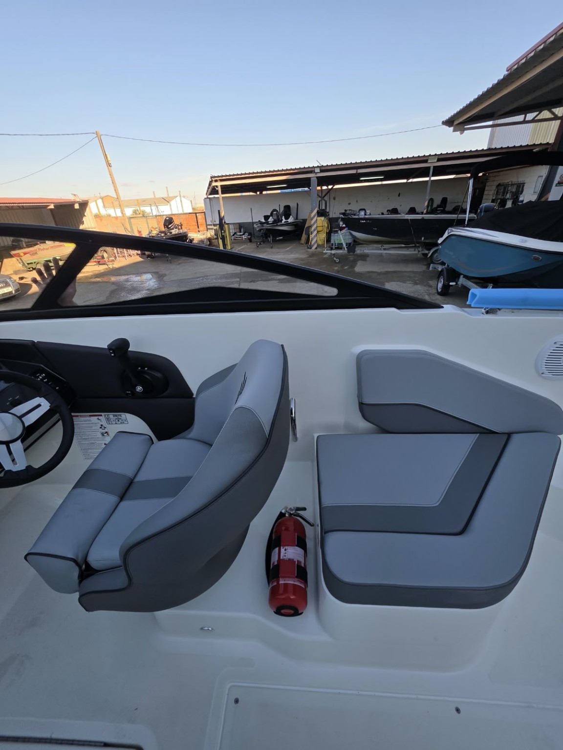 Bayliner V20 2027, fotografía 6