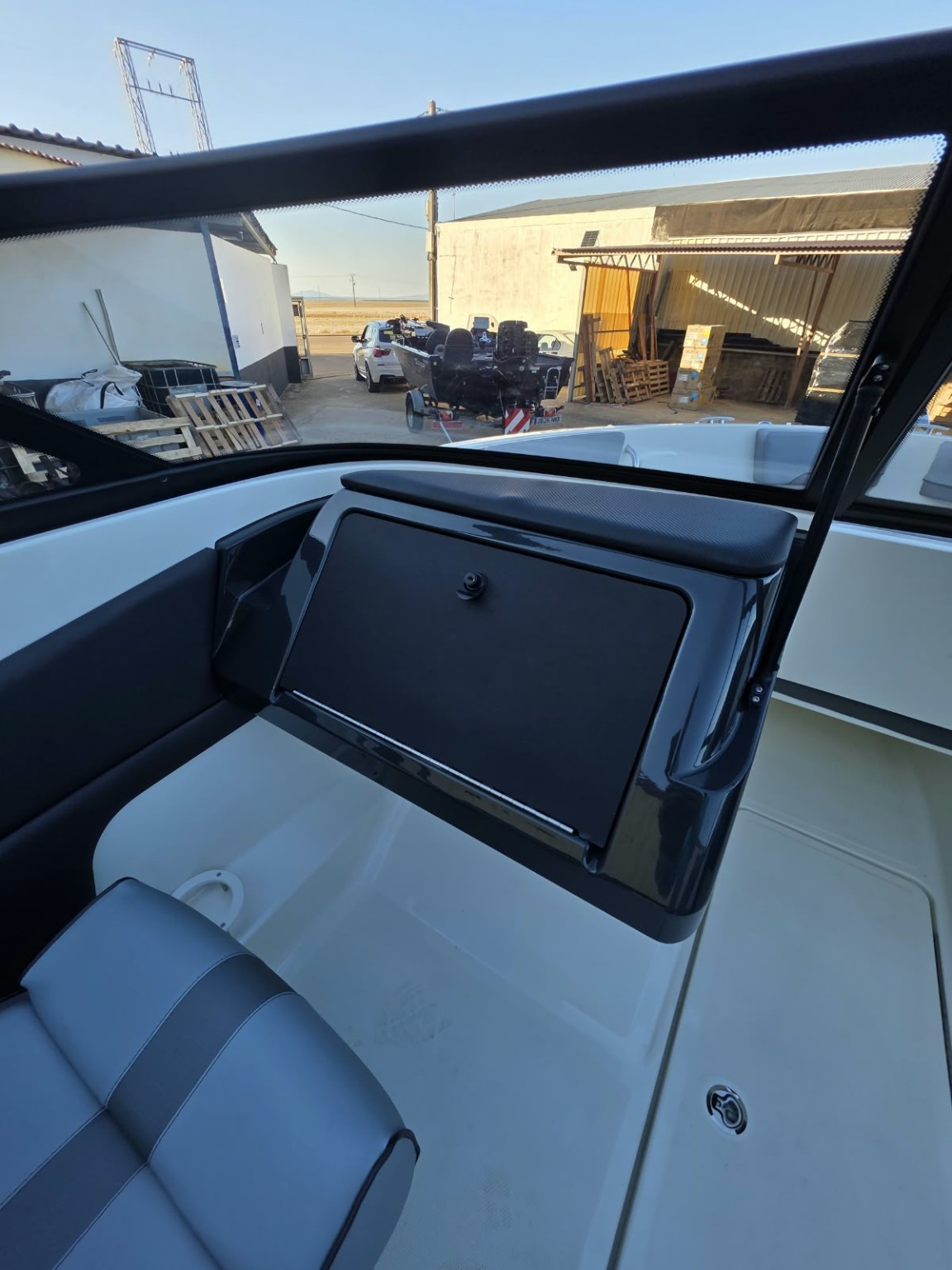 Bayliner V20 2027, fotografía 9
